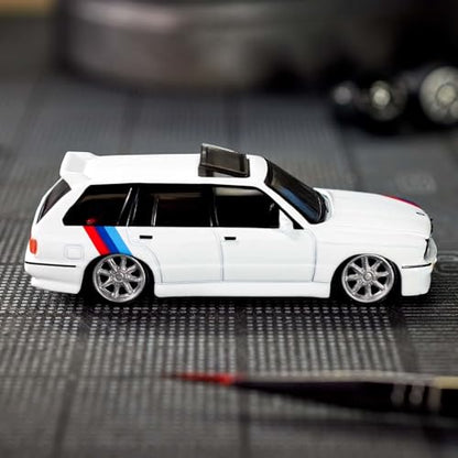 Hot Wheels 1990 BMW 318i Touring Collectors Elite 64 - image 7
