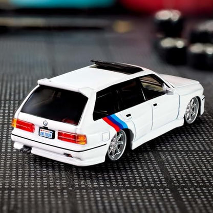 Hot Wheels 1990 BMW 318i Touring Collectors Elite 64 - image 10