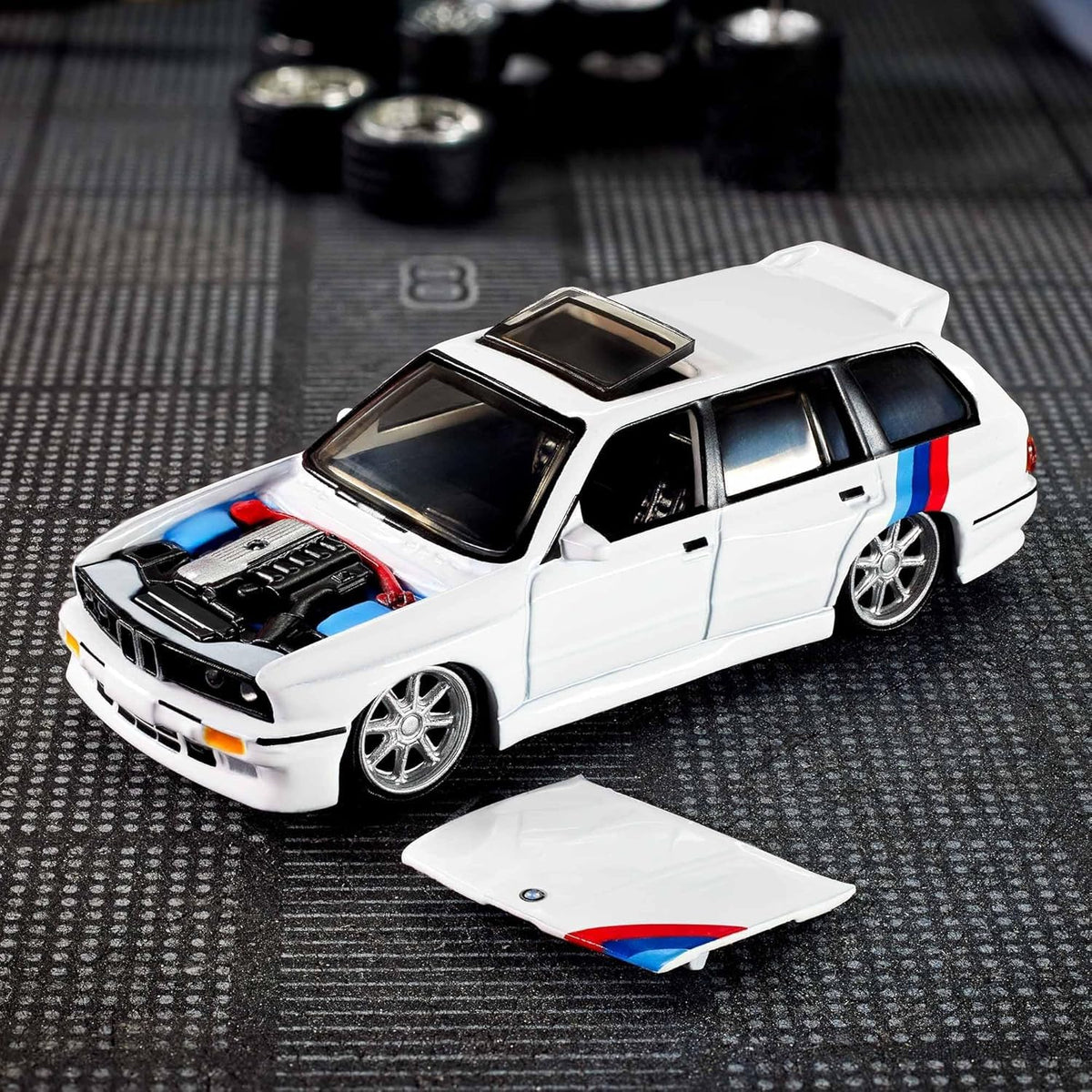 Hot Wheels 1990 BMW 318i Touring Collectors Elite 64 - image 6