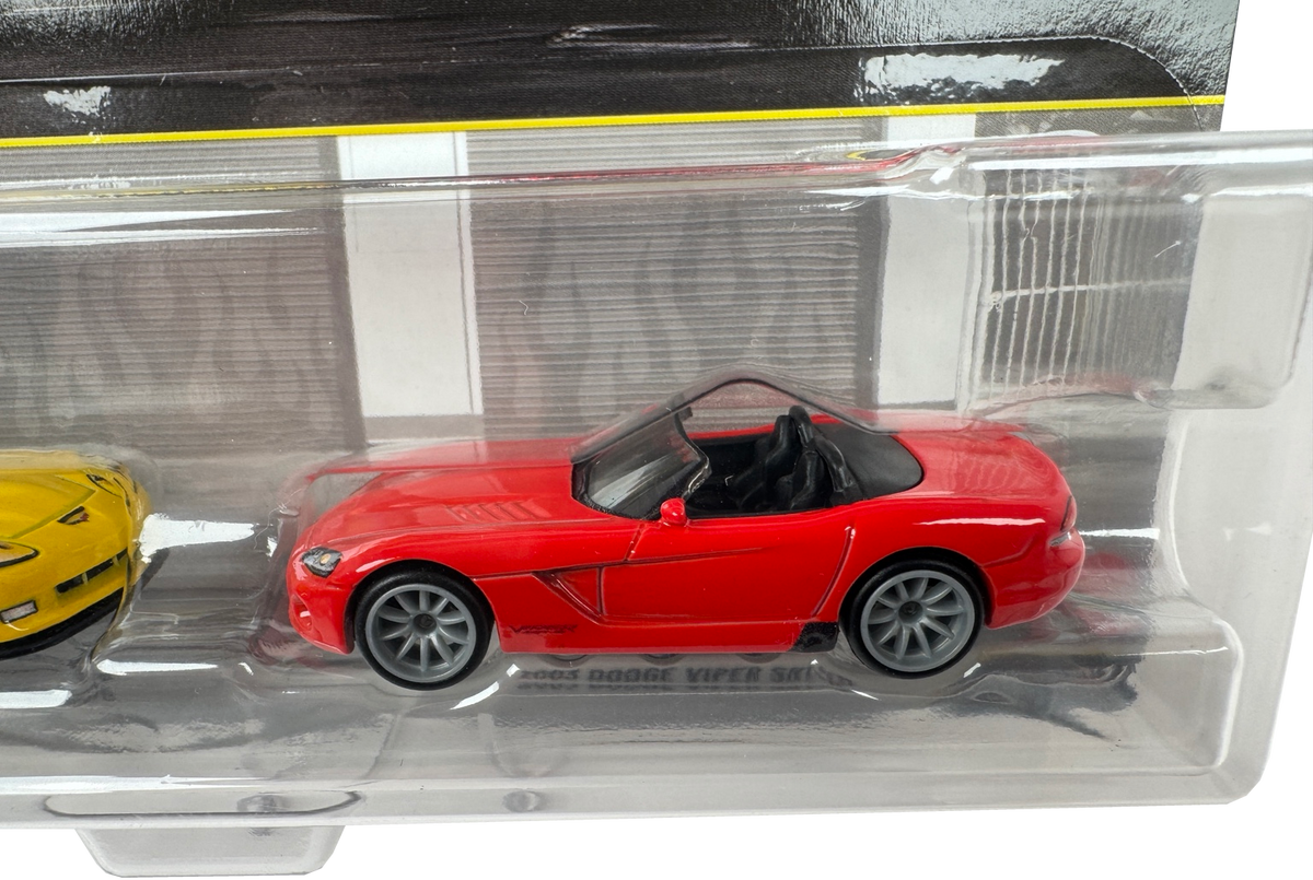 Hot Wheels Premium Car Culture 2-Pack 2003 Dodge Viper SRT-10 & 2012 Corvette Z06, JHW54